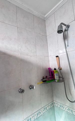 Casa de condomínio para alugar com 960m², 4 quartos e 3 vagas Casa de condomínio para alugar com 960m², 4 quartos e 3 vagasBanheiro do Quarto 2