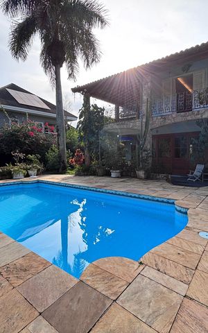 Casa de condomínio para alugar com 960m², 4 quartos e 3 vagas Casa de condomínio para alugar com 960m², 4 quartos e 3 vagasFachada