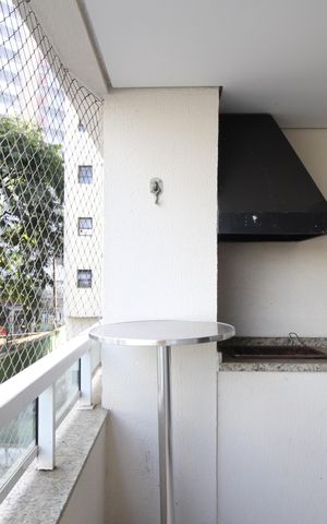 Apartamento para alugar com 65m², 2 quartos e 2 vagasVaranda