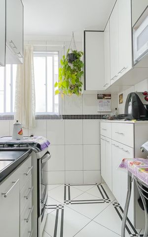 Casa de condomínio à venda com 44m², 2 quartos e 1 vaga Casa de condomínio à venda com 44m², 2 quartos e 1 vagaCozinha