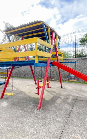 Casa de condomínio à venda com 44m², 2 quartos e 1 vaga Casa de condomínio à venda com 44m², 2 quartos e 1 vagaÁrea comum - Playground