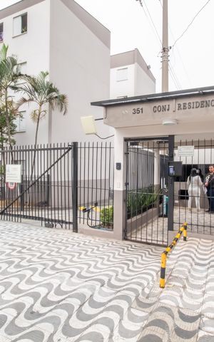 Casa de condomínio à venda com 44m², 2 quartos e 1 vaga Casa de condomínio à venda com 44m², 2 quartos e 1 vagaFachada