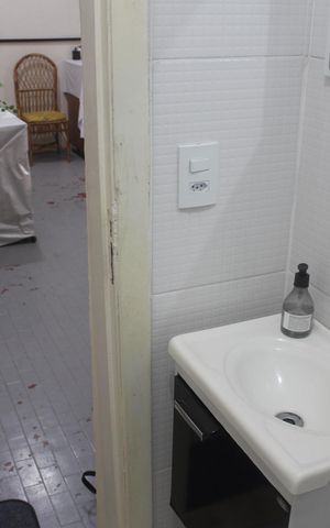 Casa à venda com 565m², 3 quartos e 4 vagasBanheiro 4