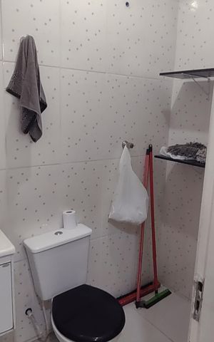 Casa à venda com 565m², 3 quartos e 4 vagas Casa à venda com 565m², 3 quartos e 4 vagasLavabo 2