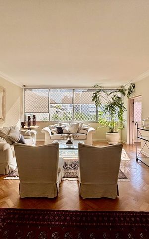 Apartamento à venda com 210m², 2 quartos e 2 vagas Apartamento à venda com 210m², 2 quartos e 2 vagasSala