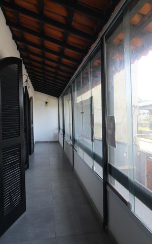 Casa à venda com 251m², 3 quartos e 4 vagasQuartos 2 e 3 - Varanda