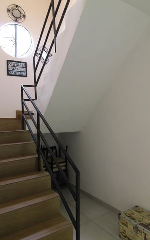 Casa à venda com 251m², 3 quartos e 4 vagasEscada