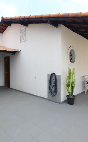 Casa à venda com 251m², 3 quartos e 4 vagasVaranda