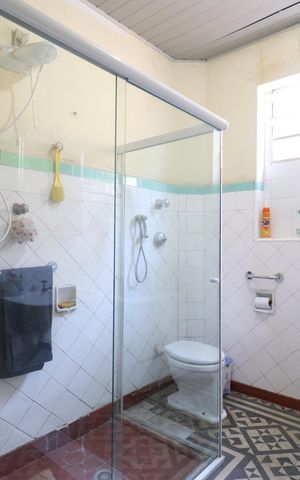 Casa à venda com 180m², 4 quartos e 1 vagaBanheiro 