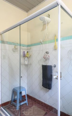 Casa à venda com 180m², 4 quartos e 1 vagaBanheiro 