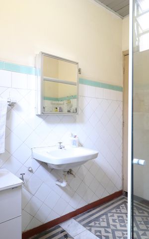 Casa à venda com 180m², 4 quartos e 1 vagaBanheiro 