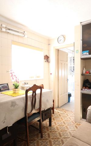 Casa à venda com 180m², 4 quartos e 1 vagaEscritório 