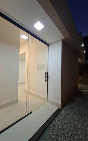 Casa à venda com 105m², 3 quartos e 4 vagasÁrea externa