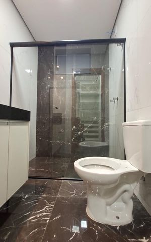 Casa à venda com 105m², 3 quartos e 4 vagasBanheiro da Suíte 