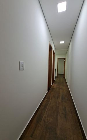 Casa à venda com 105m², 3 quartos e 4 vagasCorredor