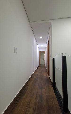 Casa à venda com 105m², 3 quartos e 4 vagasCorredor