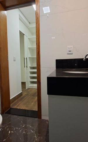 Casa à venda com 105m², 3 quartos e 4 vagasBanheiro 1