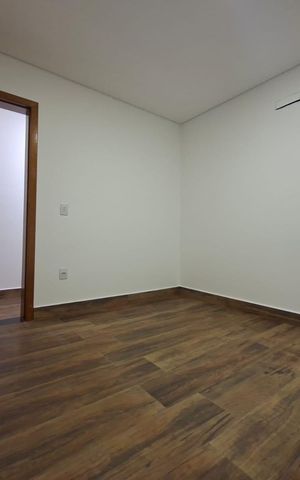 Casa à venda com 105m², 3 quartos e 4 vagasQuarto 2