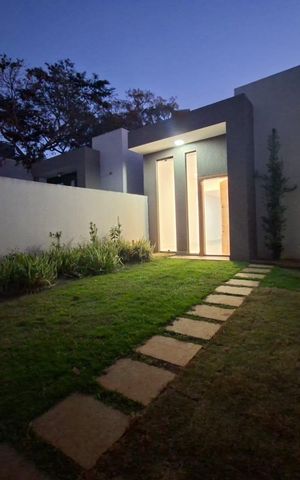 Casa à venda com 105m², 3 quartos e 4 vagasÁrea externa