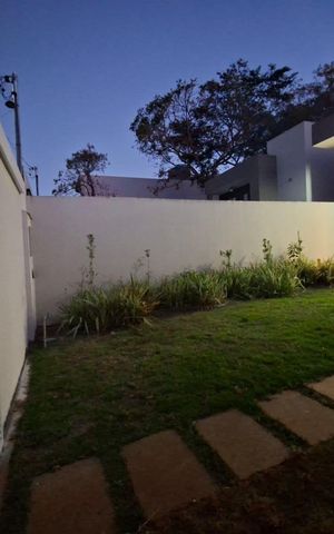 Casa à venda com 105m², 3 quartos e 4 vagasÁrea externa