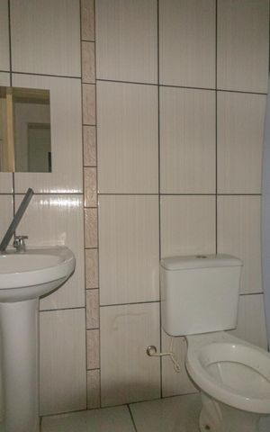 Casa para alugar com 100m², 2 quartos e 2 vagas Casa para alugar com 100m², 2 quartos e 2 vagasBanheiro