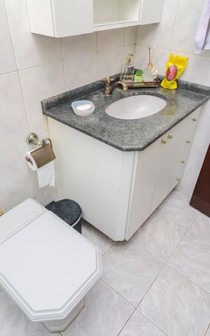 Casa à venda com 170m², 4 quartos e 3 vagasBanheiro 1