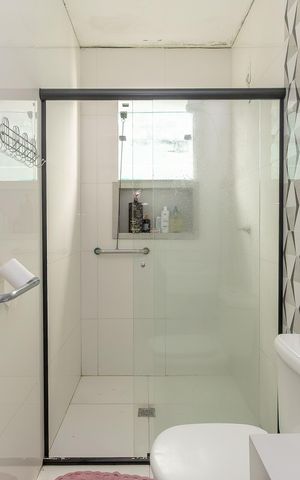 Casa à venda com 700m², 7 quartos e 6 vagas Casa à venda com 700m², 7 quartos e 6 vagasBanheiro da Suite Casa 1