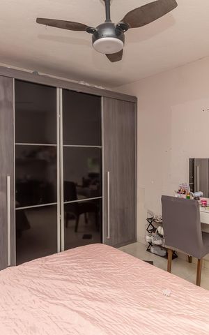 Casa à venda com 700m², 7 quartos e 6 vagas Casa à venda com 700m², 7 quartos e 6 vagasQuarto 3 Casa 1