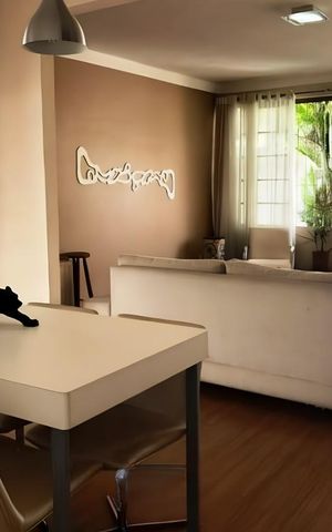 Casa à venda com 385m², 4 quartos e 3 vagas Casa à venda com 385m², 4 quartos e 3 vagasSala