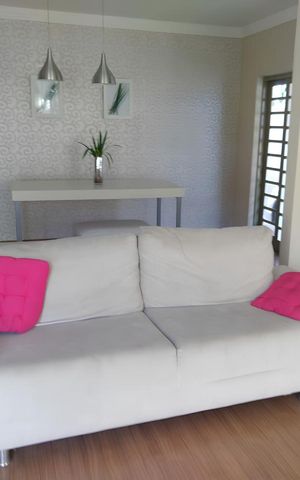 Casa à venda com 385m², 4 quartos e 3 vagas Casa à venda com 385m², 4 quartos e 3 vagasSala