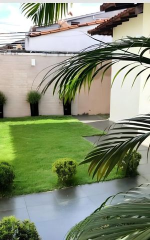 Casa à venda com 385m², 4 quartos e 3 vagas Casa à venda com 385m², 4 quartos e 3 vagasÁrea externa