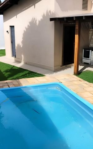 Casa à venda com 385m², 4 quartos e 3 vagas Casa à venda com 385m², 4 quartos e 3 vagasÁrea externa