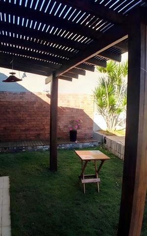 Casa à venda com 385m², 4 quartos e 3 vagas Casa à venda com 385m², 4 quartos e 3 vagasÁrea externa