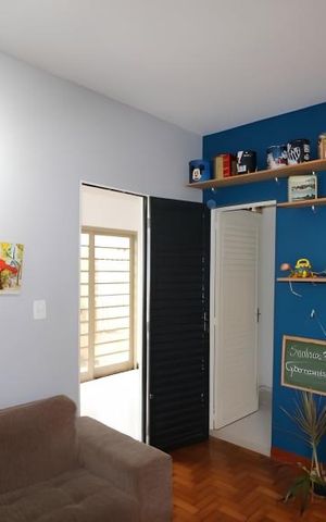 Casa à venda com 385m², 4 quartos e 3 vagas Casa à venda com 385m², 4 quartos e 3 vagasQuarto