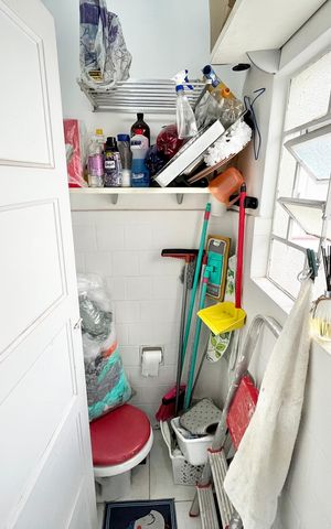 Apartamento à venda com 72m², 2 quartos e sem vaga Apartamento à venda com 72m², 2 quartos e sem vagaBanheiro de serviço