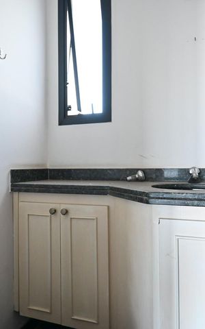 Apartamento à venda com 140m², 4 quartos e 3 vagasLavabo