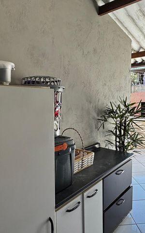 Casa à venda com 198m², 2 quartos e 2 vagas Casa à venda com 198m², 2 quartos e 2 vagasVaranda / Area de Serviço da Suíte
