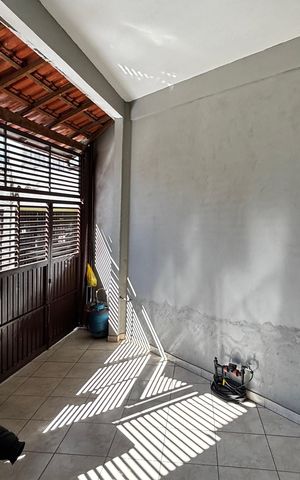 Casa à venda com 198m², 2 quartos e 2 vagas Casa à venda com 198m², 2 quartos e 2 vagasGaragem