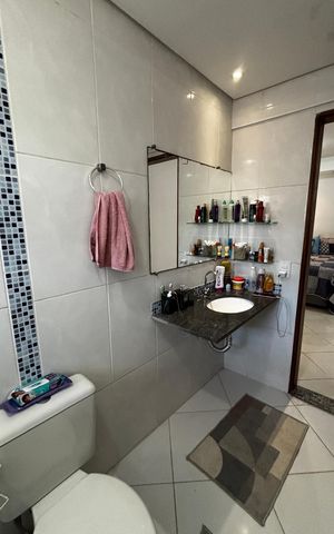 Casa à venda com 198m², 2 quartos e 2 vagas Casa à venda com 198m², 2 quartos e 2 vagasBanheiro da Suíte