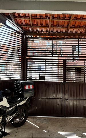 Casa à venda com 198m², 2 quartos e 2 vagas Casa à venda com 198m², 2 quartos e 2 vagasGaragem