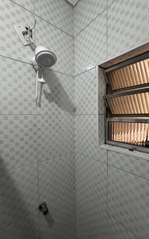 Casa à venda com 198m², 2 quartos e 2 vagas Casa à venda com 198m², 2 quartos e 2 vagasBanheiro