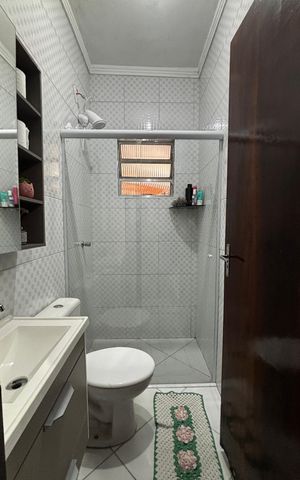 Casa à venda com 198m², 2 quartos e 2 vagas Casa à venda com 198m², 2 quartos e 2 vagasBanheiro