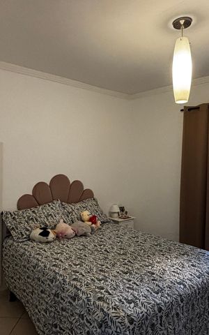 Casa à venda com 198m², 2 quartos e 2 vagas Casa à venda com 198m², 2 quartos e 2 vagasQuarto