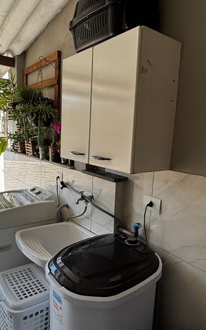 Casa à venda com 198m², 2 quartos e 2 vagas Casa à venda com 198m², 2 quartos e 2 vagasVaranda / Area de Serviço da Suíte