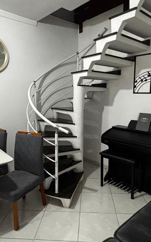 Casa à venda com 198m², 2 quartos e 2 vagas Casa à venda com 198m², 2 quartos e 2 vagasCozinha - Sala
