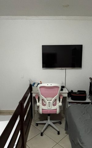 Casa à venda com 198m², 2 quartos e 2 vagas Casa à venda com 198m², 2 quartos e 2 vagasEscritório