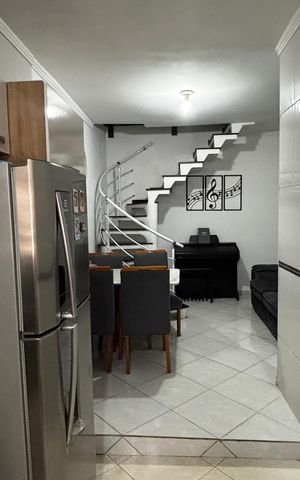 Casa à venda com 198m², 2 quartos e 2 vagas Casa à venda com 198m², 2 quartos e 2 vagasCozinha - Sala