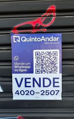 Casa à venda com 198m², 2 quartos e 2 vagas Casa à venda com 198m², 2 quartos e 2 vagasFachada