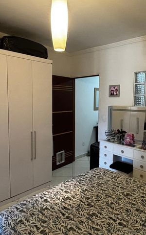Casa à venda com 198m², 2 quartos e 2 vagas Casa à venda com 198m², 2 quartos e 2 vagasQuarto