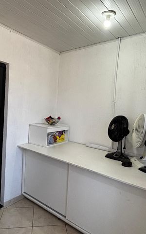 Casa à venda com 198m², 2 quartos e 2 vagas Casa à venda com 198m², 2 quartos e 2 vagasQuarto Varanda